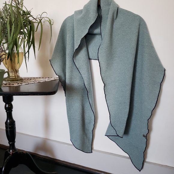 Scarf NEW. Made in Korea. - Picture 2 of 8